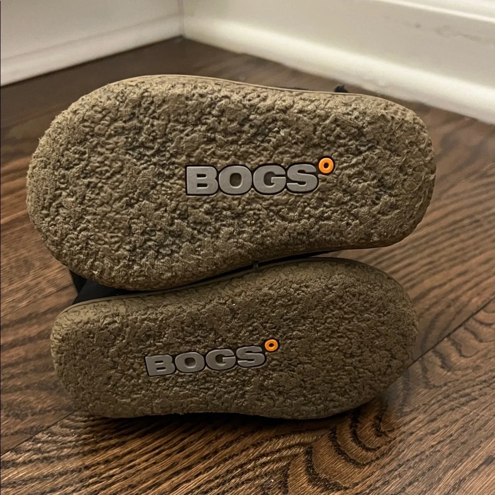 Bogs Black Baby Boots with Cream Lining